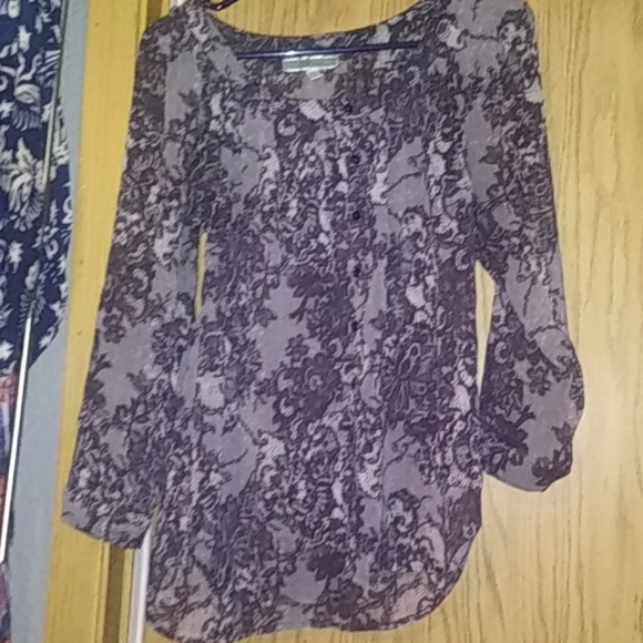 bᏞᎾusᎬ - Picture 1 of 1